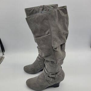 So Authentic American Heritage Women’s 7 M Boots LIMOUSINE Grey